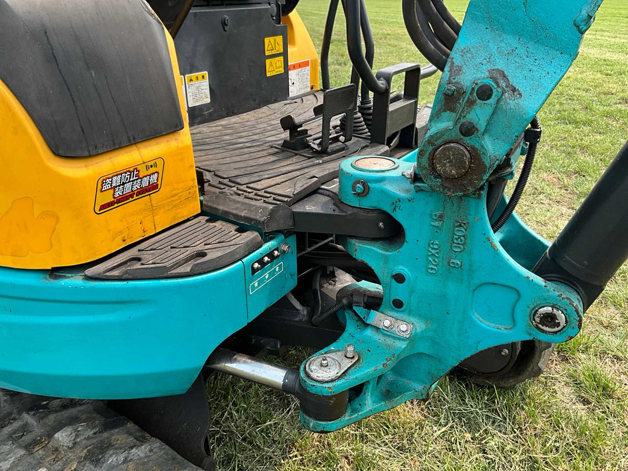 Верижен багер Kubota U-30-5: снимка 18