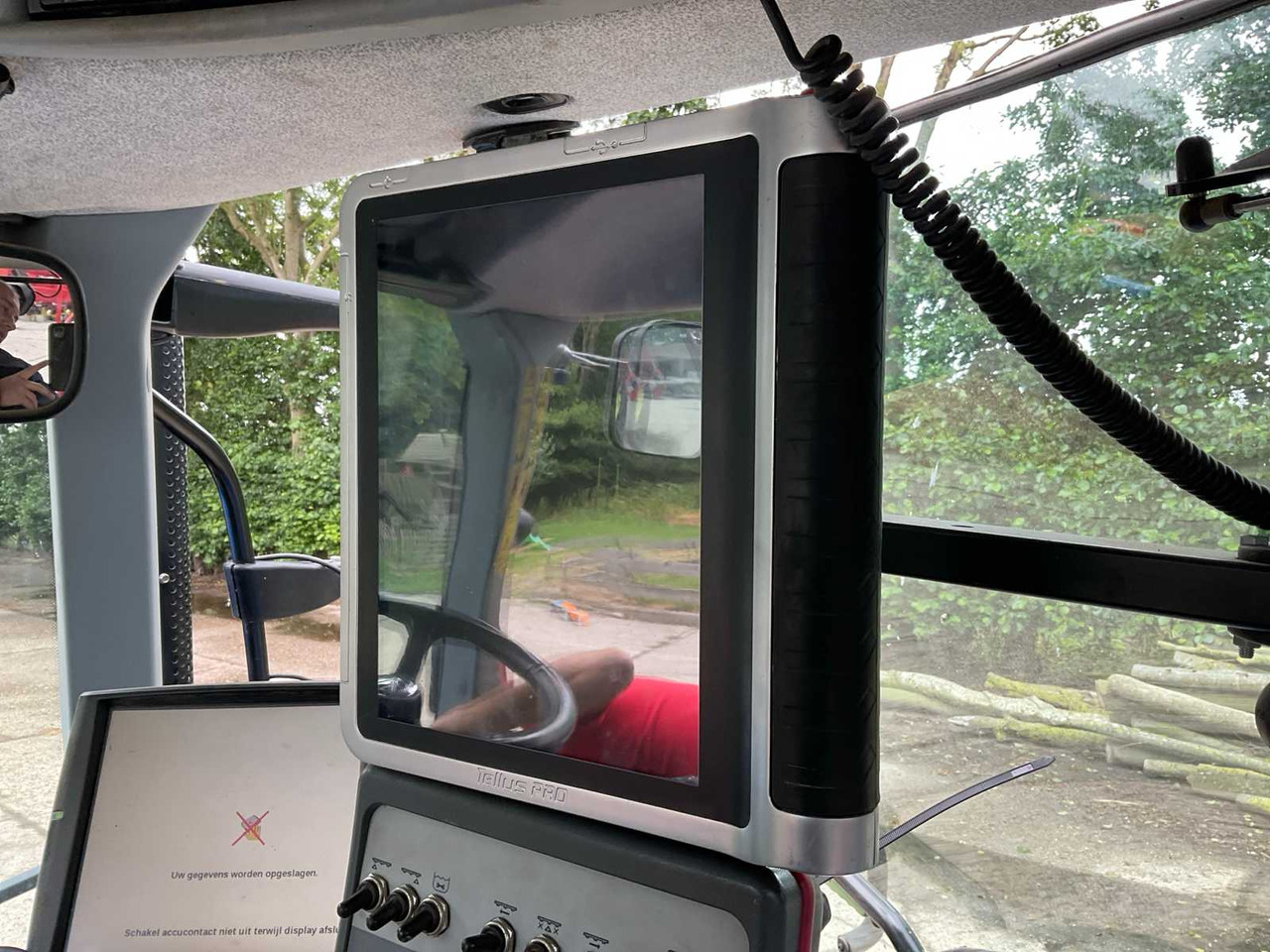 Kverneland IsoMatch Tellus PRO - Челен товарач за трактор: снимка 1 Kverneland IsoMatch Tellus PRO - Челен товарач за трактор: снимка 1