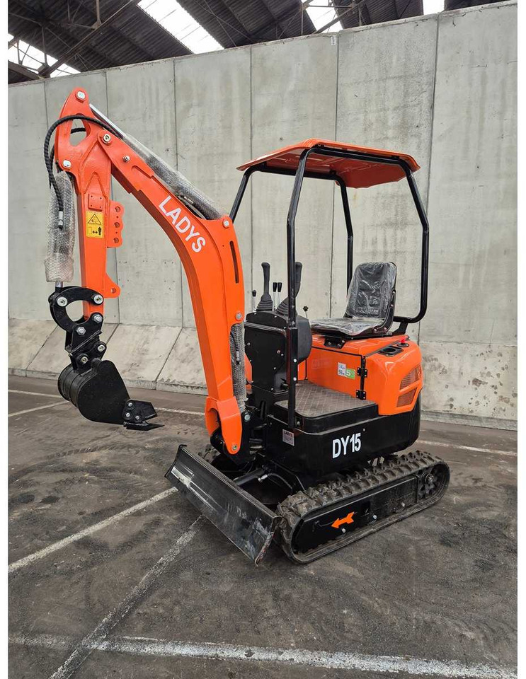 LADYS - 2025 - DY15 - MINI EXCAVATOR - Мини багер: снимка 2 LADYS - 2025 - DY15 - MINI EXCAVATOR - Мини багер: снимка 2