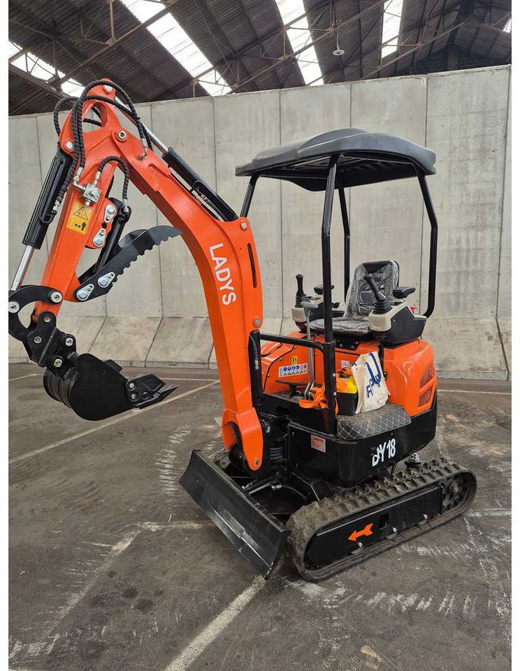LADYS - 2025 - DY18 - MINI EXCAVATOR - Мини багер: снимка 2 LADYS - 2025 - DY18 - MINI EXCAVATOR - Мини багер: снимка 2
