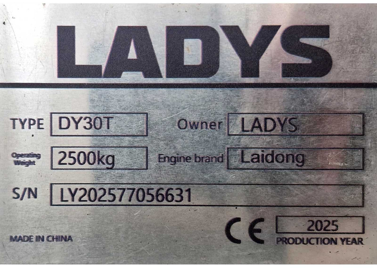 LADYS - 2025 - DY30 - MINI EXCAVATOR - Мини багер: снимка 4 LADYS - 2025 - DY30 - MINI EXCAVATOR - Мини багер: снимка 4
