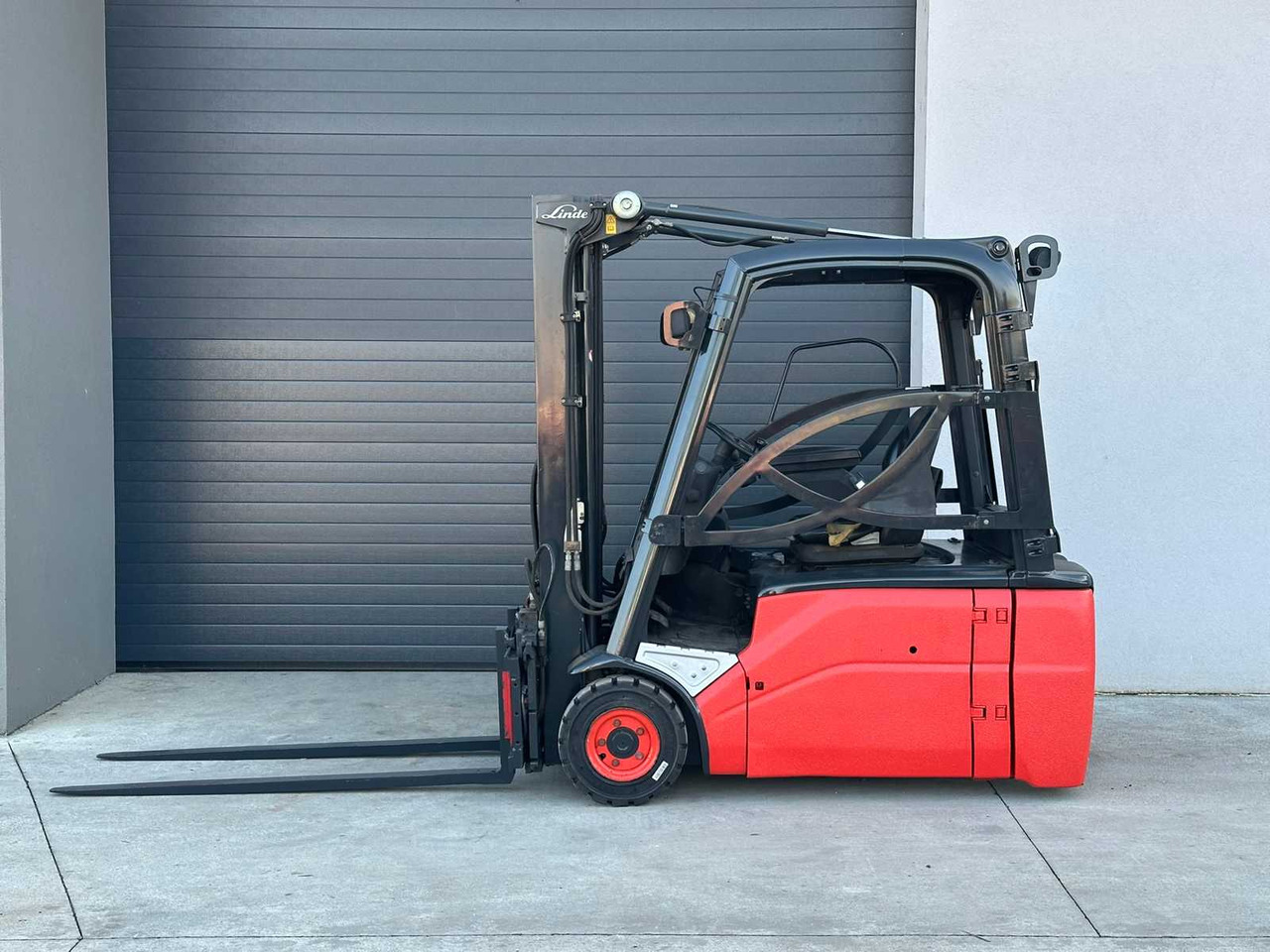 LINDE - E16L-01 - ELECTRIC FORKLIFT TRUCKS - 2012 - Мотокар: снимка 2 LINDE - E16L-01 - ELECTRIC FORKLIFT TRUCKS - 2012 - Мотокар: снимка 2