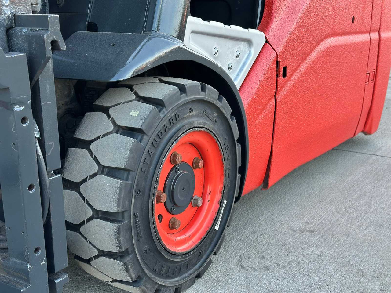 LINDE - E16L-01 - ELECTRIC FORKLIFT TRUCKS - 2012 - Мотокар: снимка 4 LINDE - E16L-01 - ELECTRIC FORKLIFT TRUCKS - 2012 - Мотокар: снимка 4