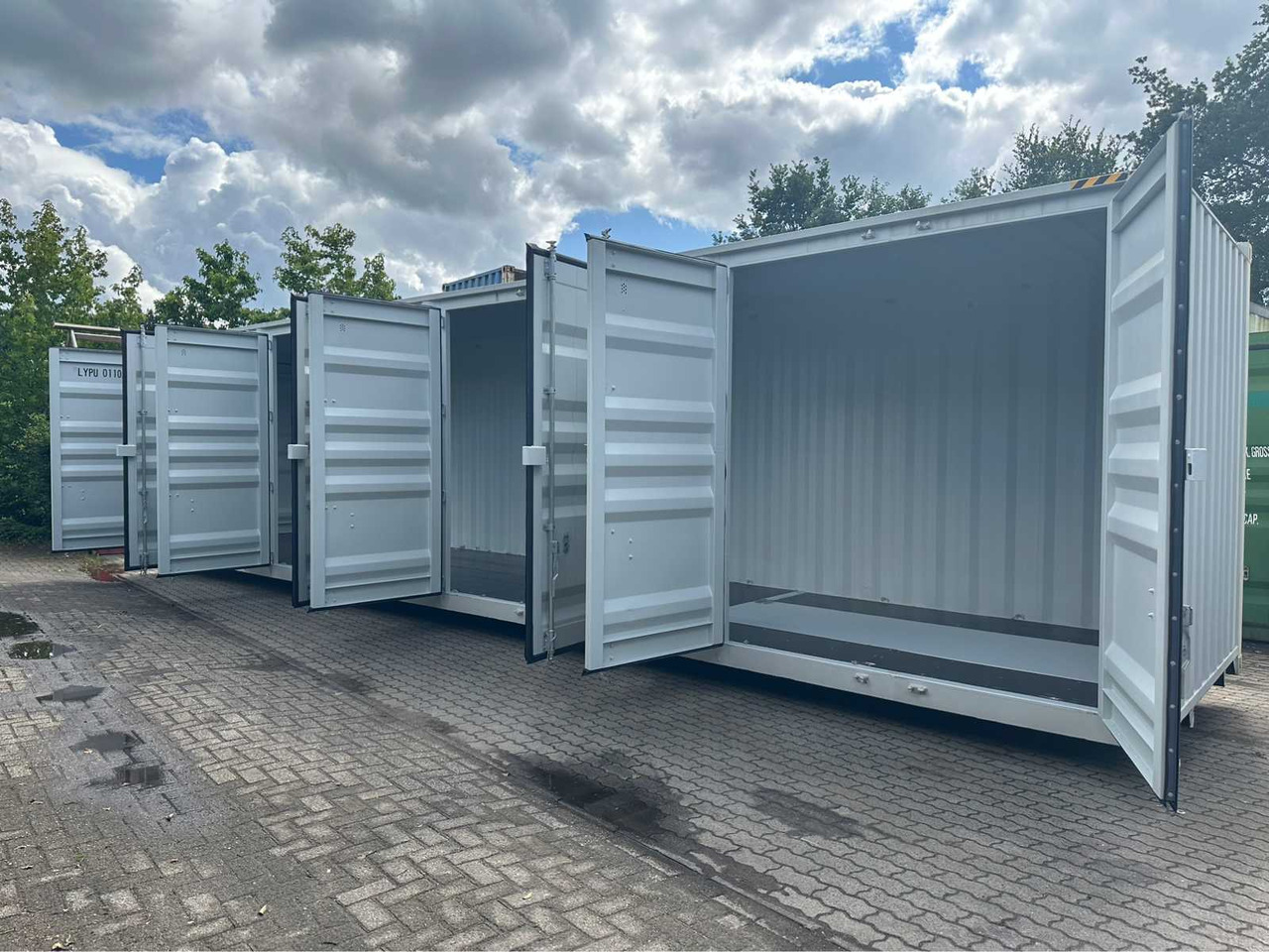 LYPU 40 ft High Cube - Морски контейнер: снимка 2 LYPU 40 ft High Cube - Морски контейнер: снимка 2