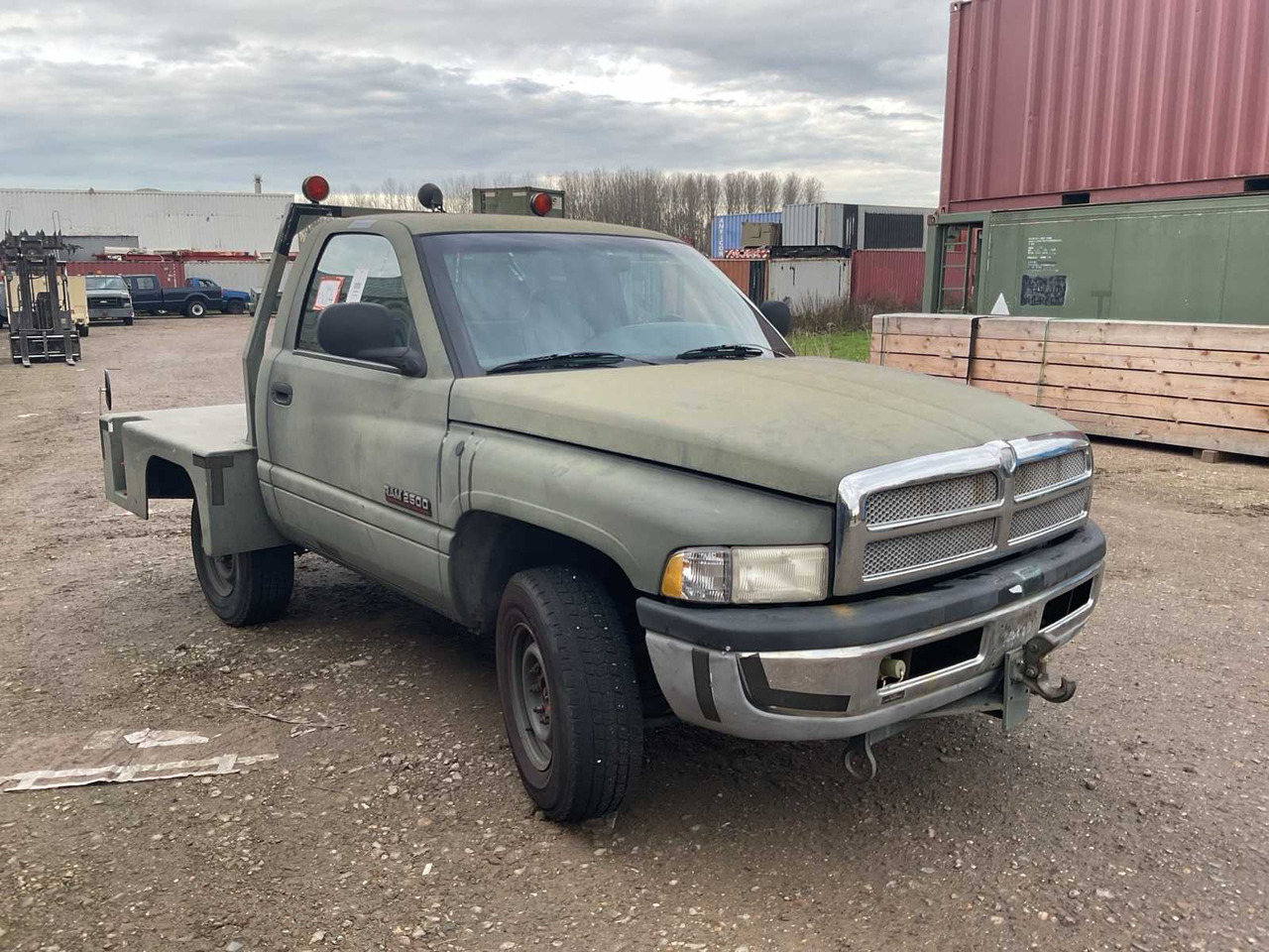 2000 DODGE 2500 RAM AIRCRAFT TUG - Лекотоварен автомобил: снимка 2 2000 DODGE 2500 RAM AIRCRAFT TUG - Лекотоварен автомобил: снимка 2