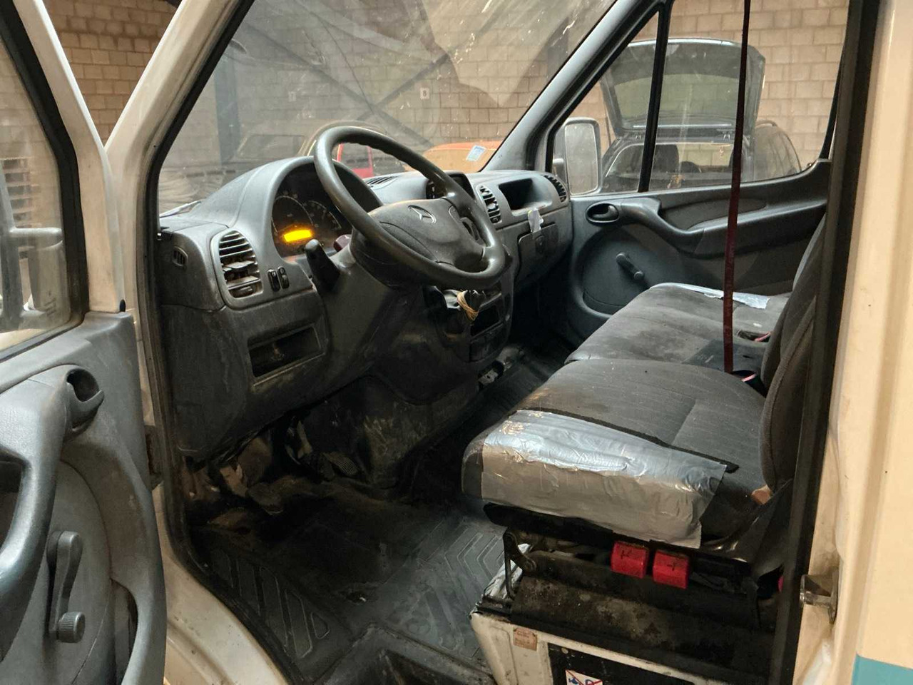 Лекотоварен автомобил 2002 MERCEDES-BENZ CDI-D 311 COMMERCIAL VEHICLE: снимка 14 Лекотоварен автомобил 2002 MERCEDES-BENZ CDI-D 311 COMMERCIAL VEHICLE: снимка 14