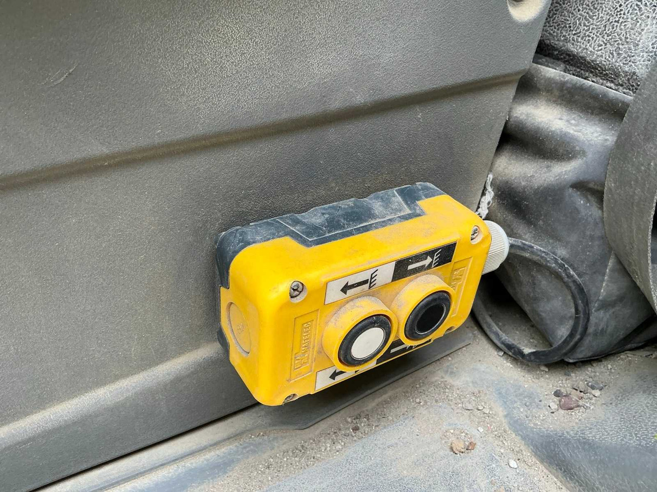 Лекотоварен автомобил 2007 IVECO 35C12 DAILY VAN WITH TIPPER BODY: снимка 14