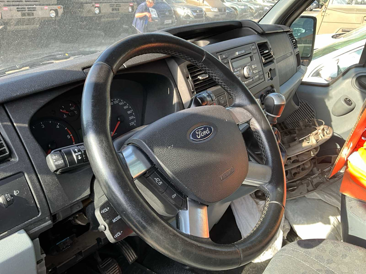 Лекотоварен автомобил 2011 FORD TRANSIT TREND 330 2.4D BUS: снимка 16 Лекотоварен автомобил 2011 FORD TRANSIT TREND 330 2.4D BUS: снимка 16