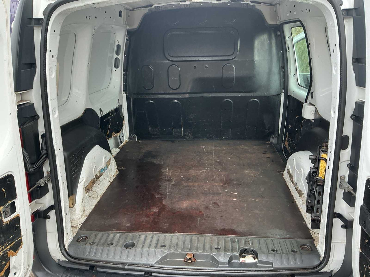 2014 - MERCEDES-BENZ - CITAN - 108 CDI ECONOMY - COMMERCIAL VEHICLE - Лекотоварен автомобил: снимка 5 2014 - MERCEDES-BENZ - CITAN - 108 CDI ECONOMY - COMMERCIAL VEHICLE - Лекотоварен автомобил: снимка 5