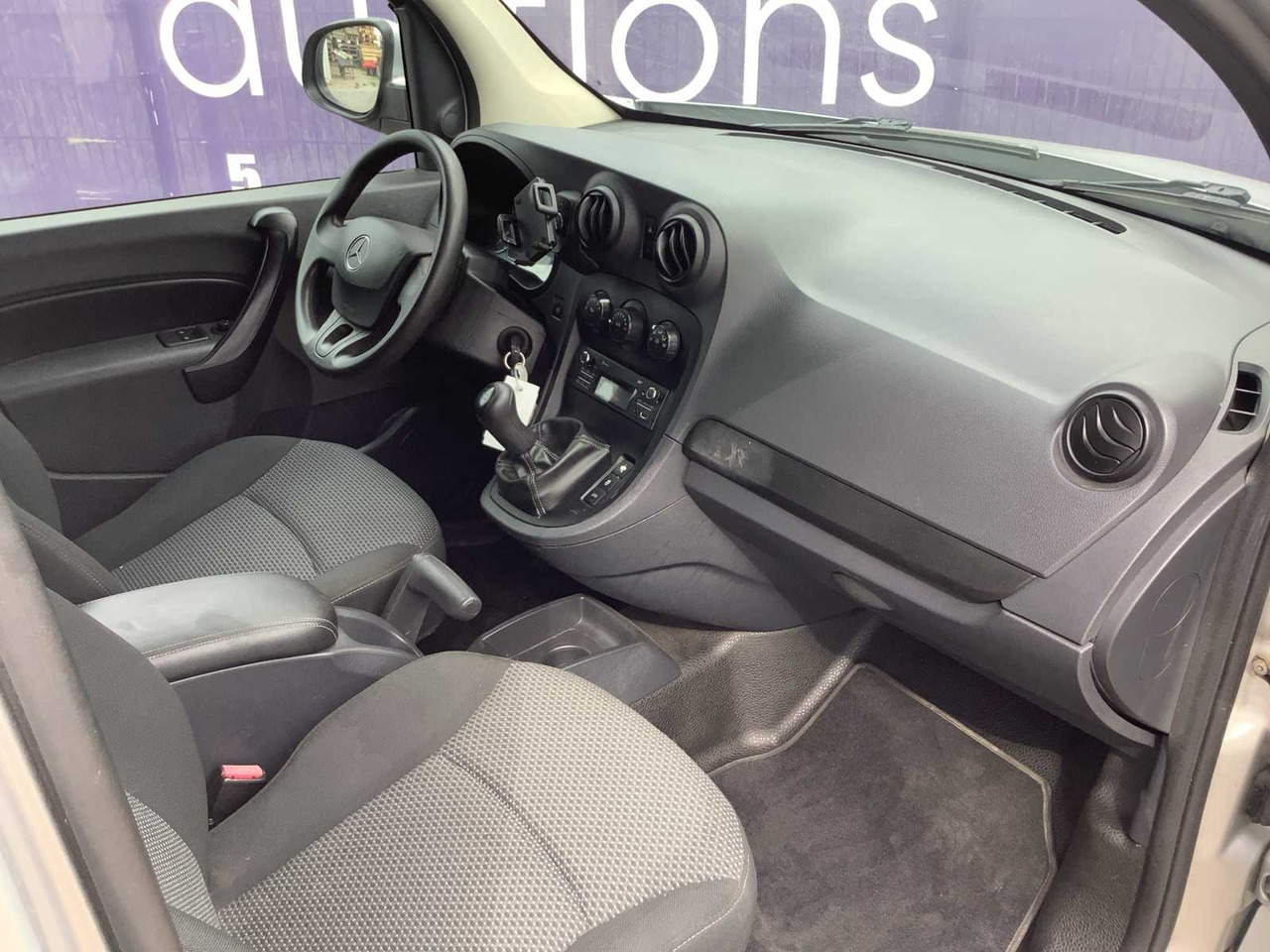 2014 - MERCEDES-BENZ - CITAN - 109 CDI BLUEEFF. - COMPANY CAR - Лекотоварен автомобил: снимка 5 2014 - MERCEDES-BENZ - CITAN - 109 CDI BLUEEFF. - COMPANY CAR - Лекотоварен автомобил: снимка 5