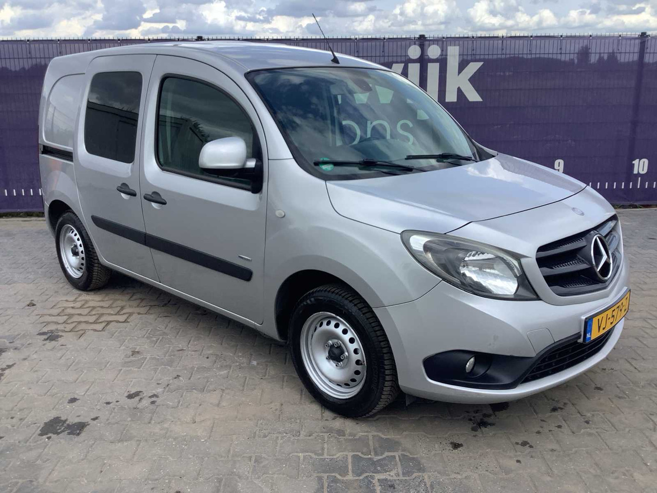 2014 - MERCEDES-BENZ - CITAN - 109 CDI BLUEEFF. - COMPANY CAR - Лекотоварен автомобил: снимка 2 2014 - MERCEDES-BENZ - CITAN - 109 CDI BLUEEFF. - COMPANY CAR - Лекотоварен автомобил: снимка 2