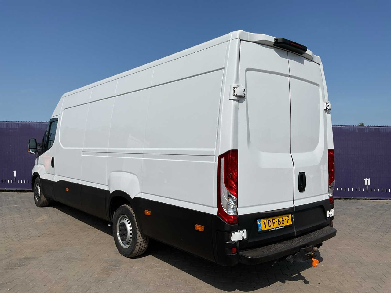2016 - IVECO - DAILY - 35S14V 2.3 410 H2 - COMMERCIAL VEHICLE - Лекотоварен автомобил: снимка 3 2016 - IVECO - DAILY - 35S14V 2.3 410 H2 - COMMERCIAL VEHICLE - Лекотоварен автомобил: снимка 3