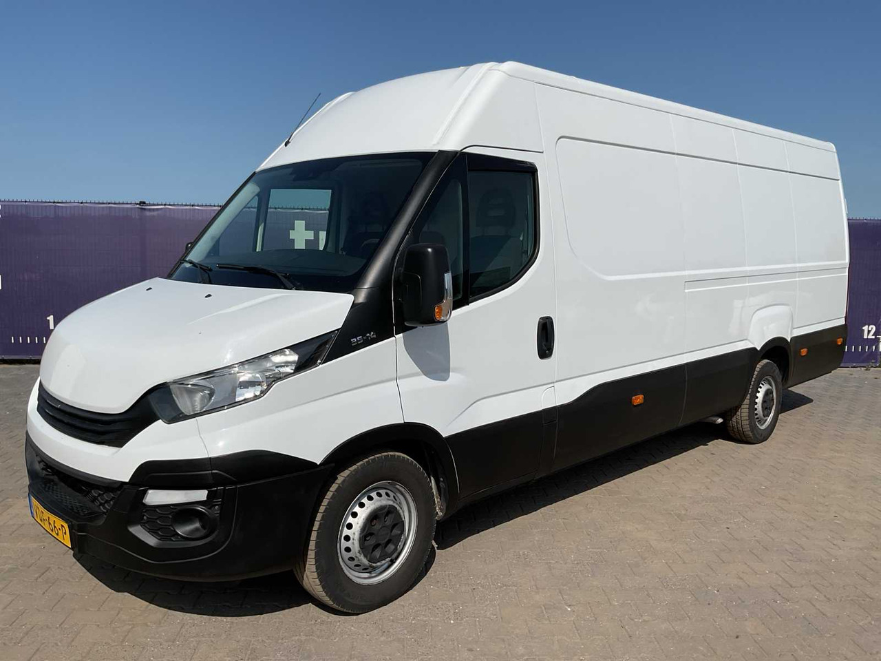 2016 - IVECO - DAILY - 35S14V 2.3 410 H2 - COMMERCIAL VEHICLE - Лекотоварен автомобил: снимка 1 2016 - IVECO - DAILY - 35S14V 2.3 410 H2 - COMMERCIAL VEHICLE - Лекотоварен автомобил: снимка 1