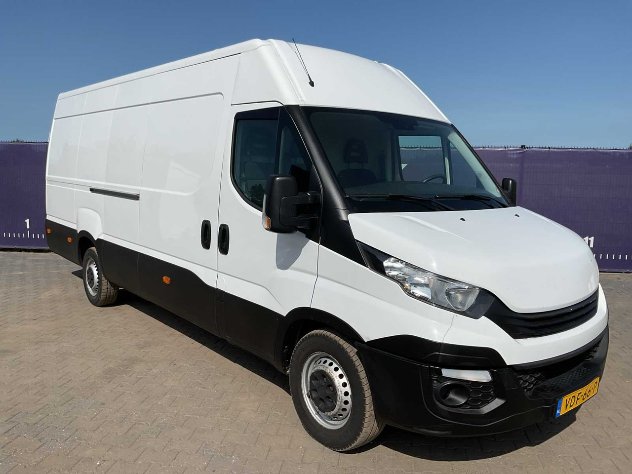 2016 - IVECO - DAILY - 35S14V 2.3 410 H2 - COMMERCIAL VEHICLE - Лекотоварен автомобил: снимка 2 2016 - IVECO - DAILY - 35S14V 2.3 410 H2 - COMMERCIAL VEHICLE - Лекотоварен автомобил: снимка 2