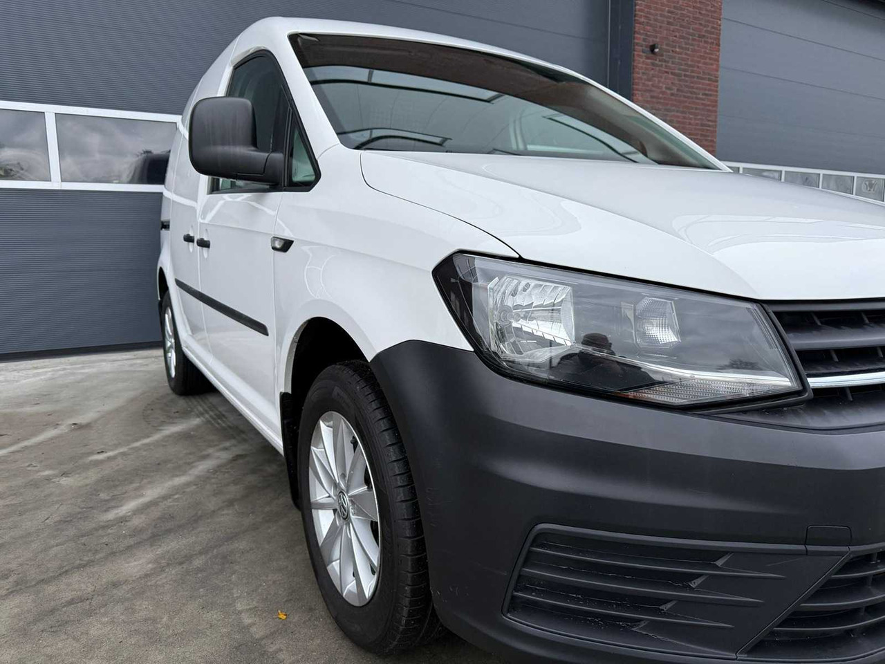 Лекотоварен автомобил VOLKSWAGEN - EASYLINE BENZINE 1.2 TSI L1H1 - CADDY - VAN: снимка 8 Лекотоварен автомобил VOLKSWAGEN - EASYLINE BENZINE 1.2 TSI L1H1 - CADDY - VAN: снимка 8