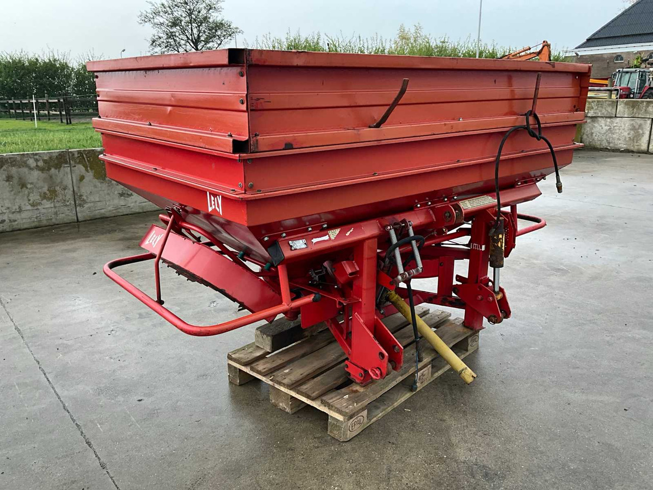 Lely Centerliner SL - Тороразпръсквачка: снимка 3 Lely Centerliner SL - Тороразпръсквачка: снимка 3