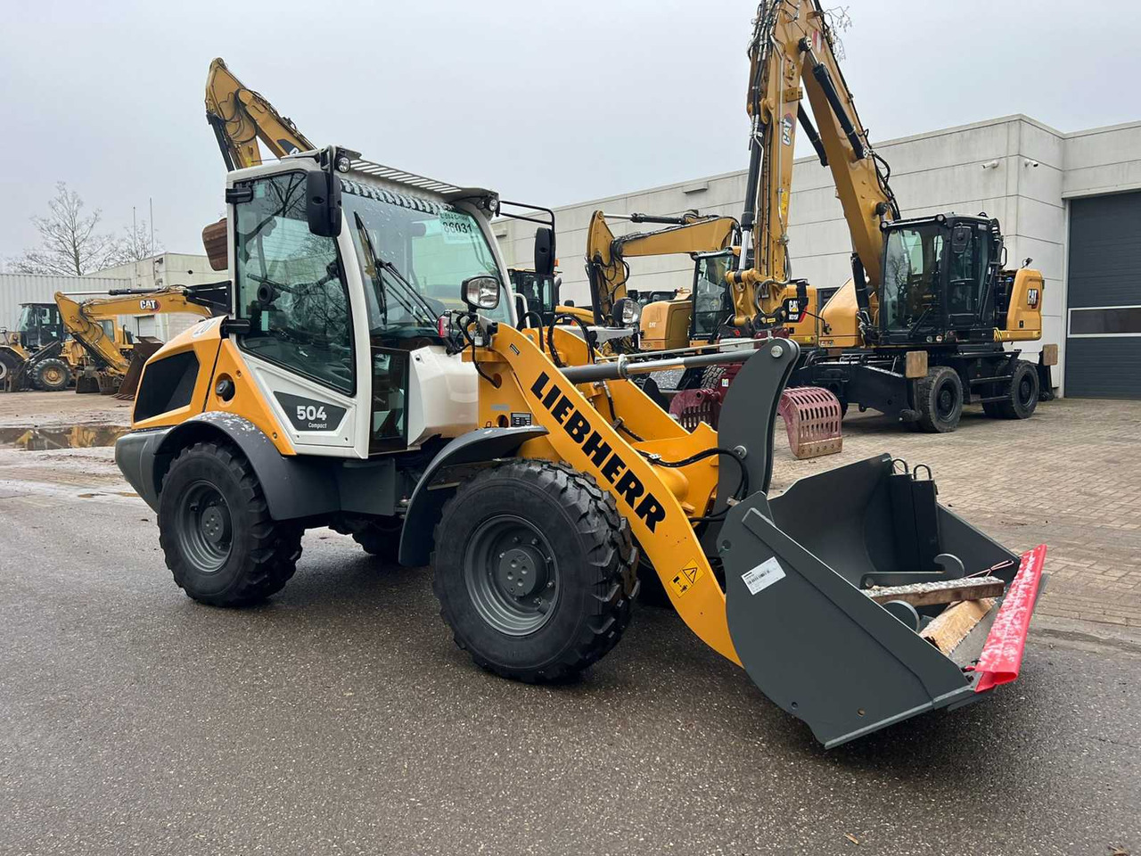 Liebherr L504 Compact - Колесен товарач: снимка 4 Liebherr L504 Compact - Колесен товарач: снимка 4