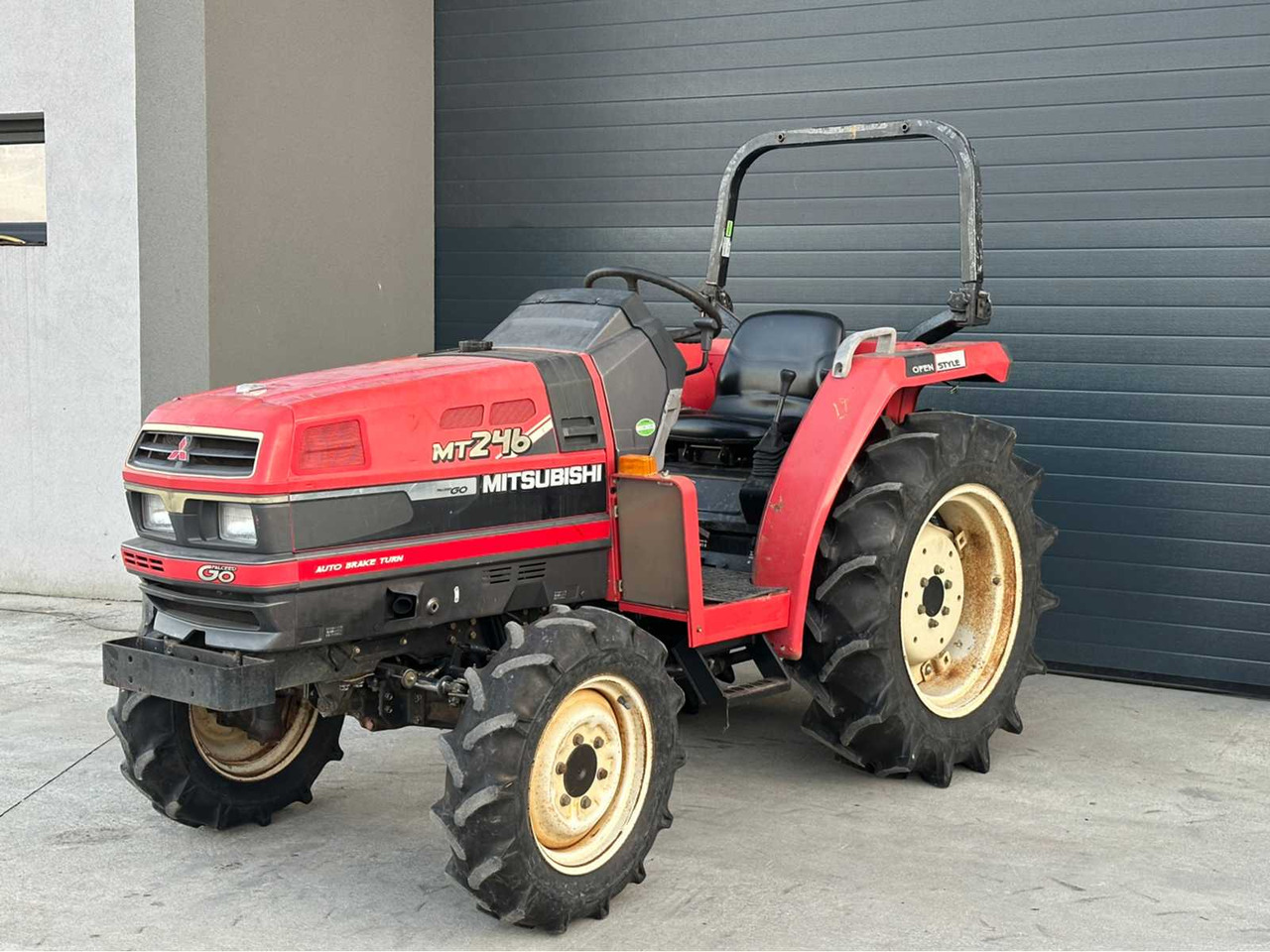 MITSUBISHI MT246 4-WHEEL DRIVE TRACTOR - Трактор: снимка 1 MITSUBISHI MT246 4-WHEEL DRIVE TRACTOR - Трактор: снимка 1