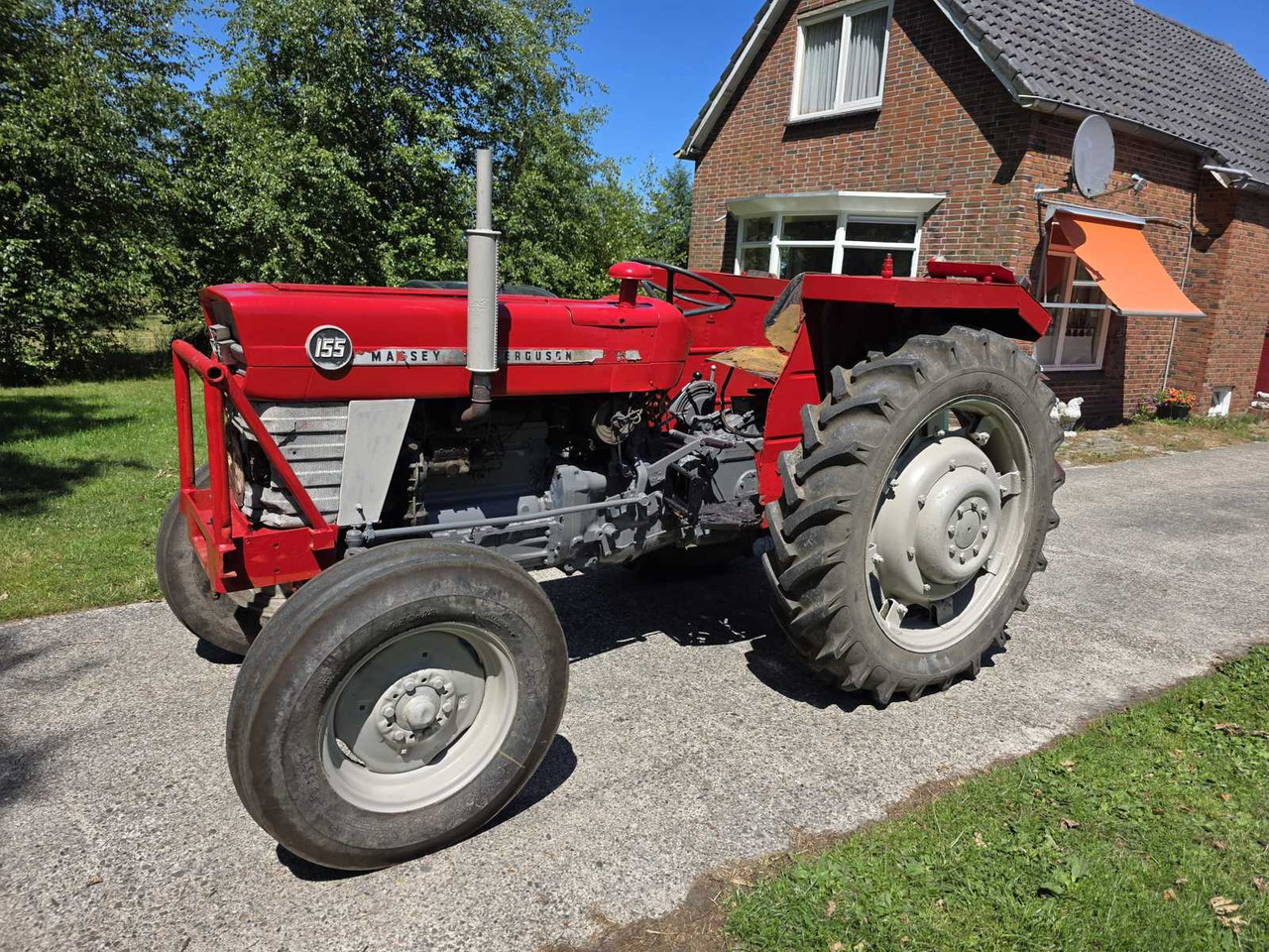 Massey Ferguson 155 - Трактор: снимка 2 Massey Ferguson 155 - Трактор: снимка 2