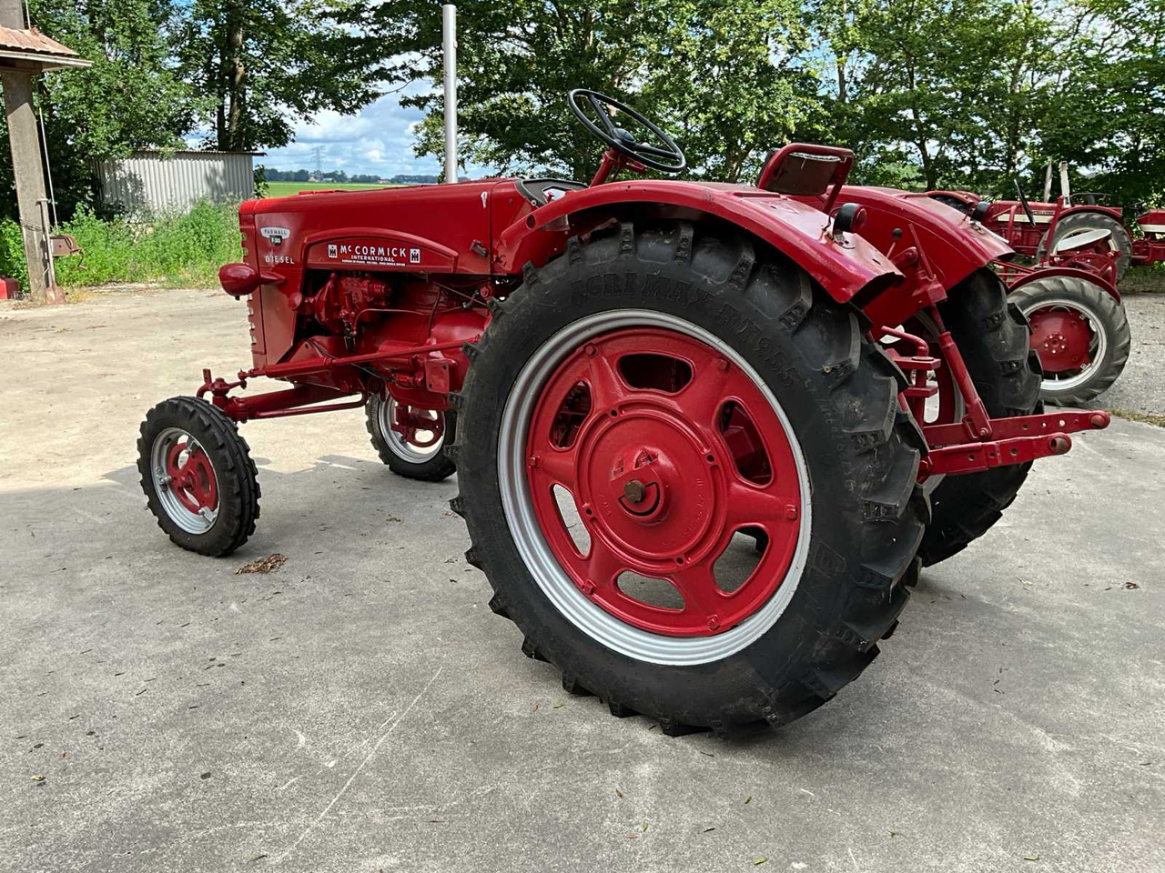 Mc cormick Farmall F-265 U - Трактор: снимка 4 Mc cormick Farmall F-265 U - Трактор: снимка 4