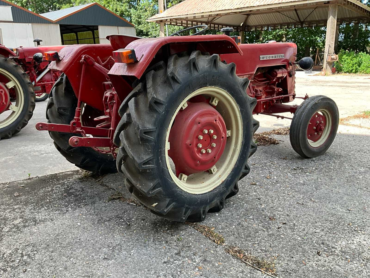 Mc cormick international D-439 - Трактор: снимка 3 Mc cormick international D-439 - Трактор: снимка 3
