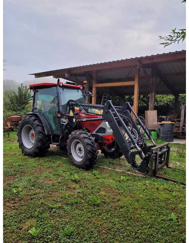 McCORMICK CX75 LE - Трактор за комунални дейности: снимка 3 McCORMICK CX75 LE - Трактор за комунални дейности: снимка 3