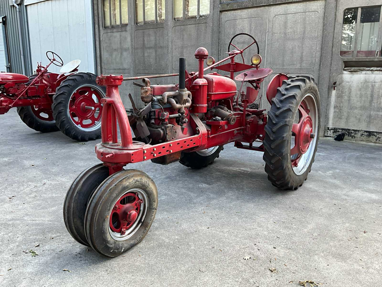 McCormick Benzine - Трактор: снимка 1 McCormick Benzine - Трактор: снимка 1