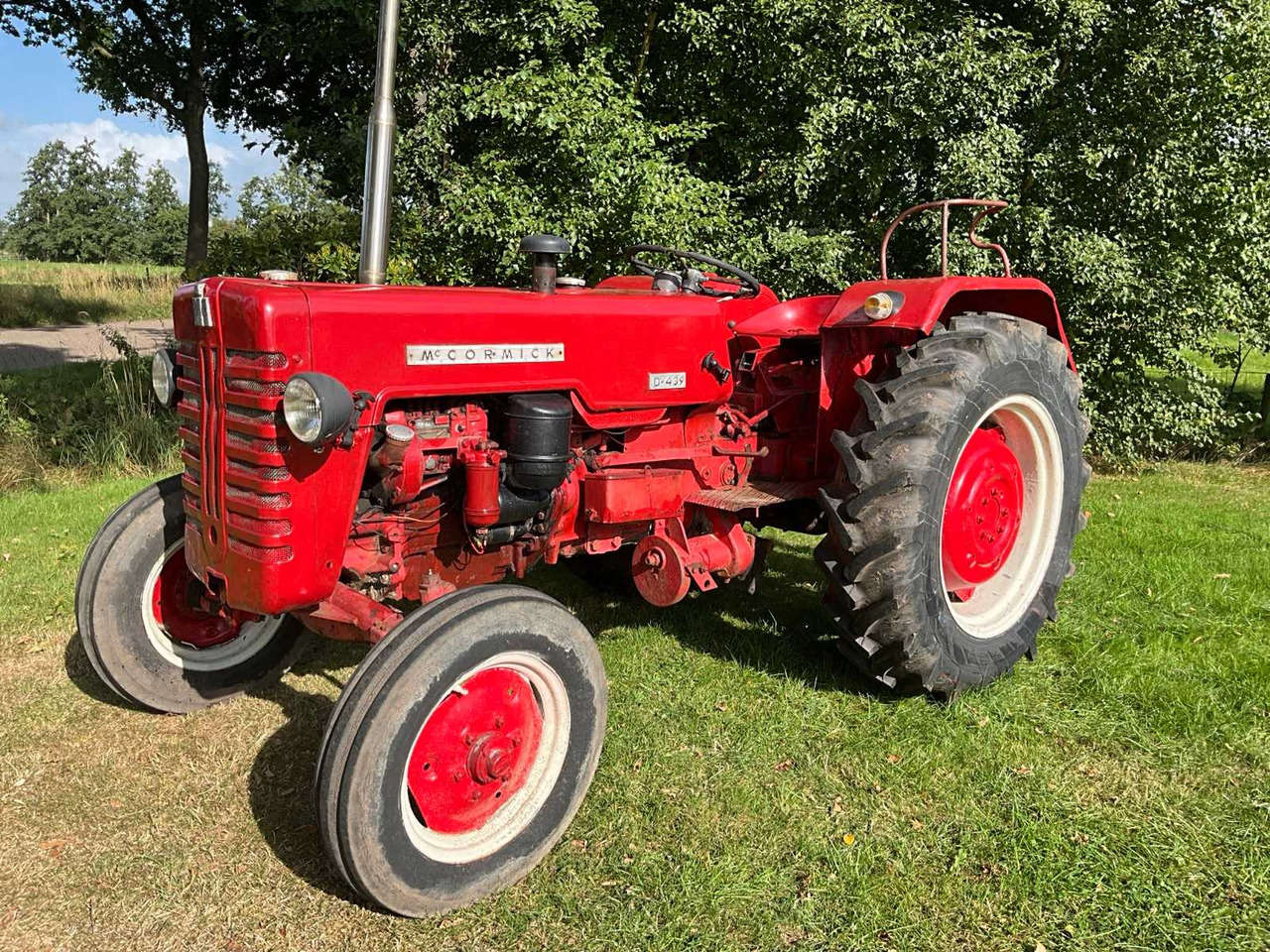 McCormick D-439 - Трактор: снимка 1 McCormick D-439 - Трактор: снимка 1