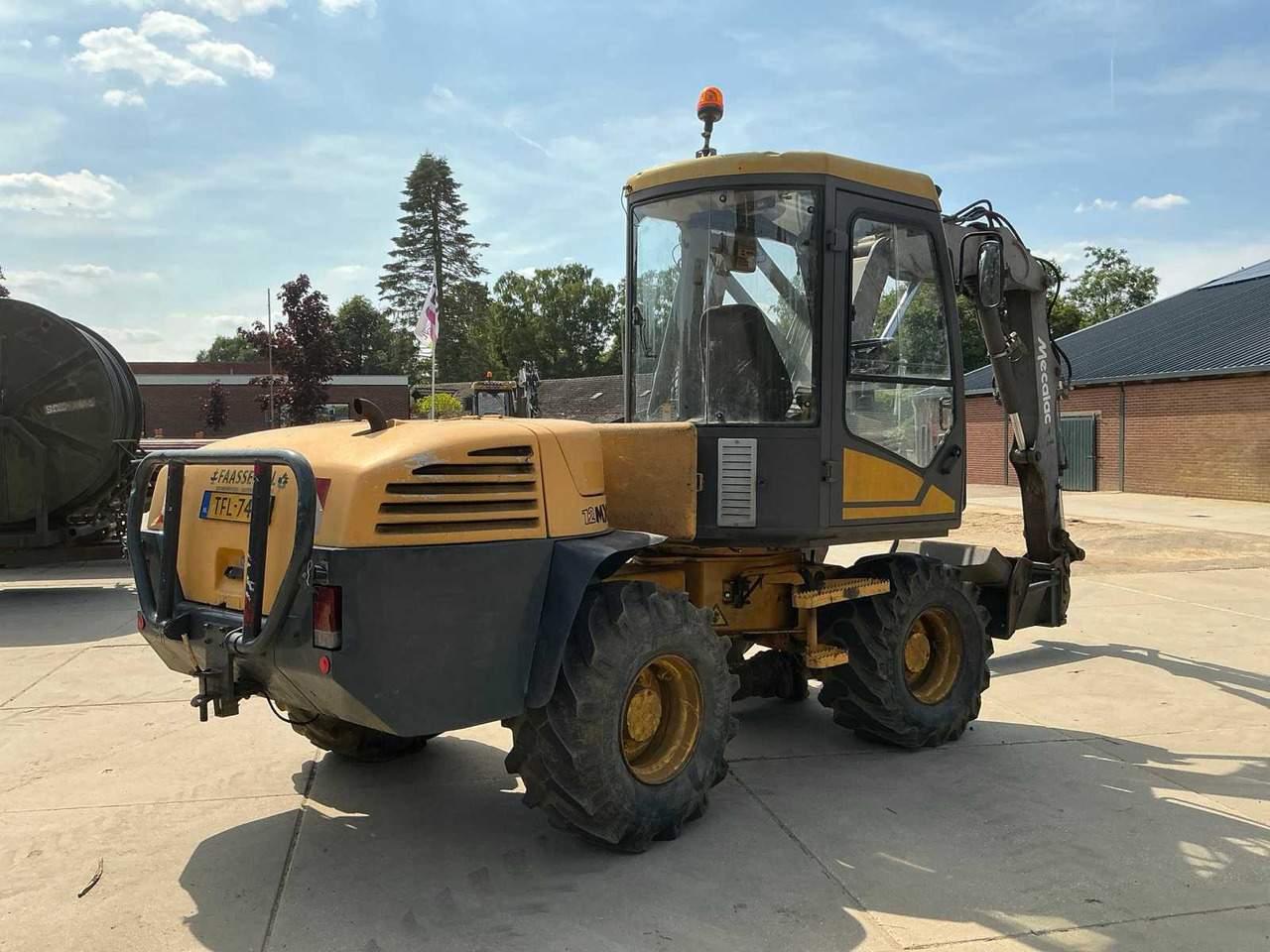 Mecalac 12MXT - Багер-товарач: снимка 5 Mecalac 12MXT - Багер-товарач: снимка 5