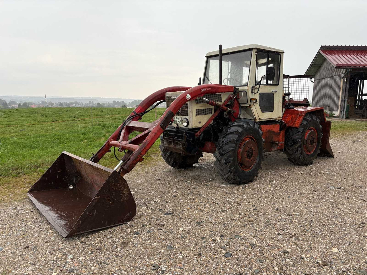 Mercedes-Benz / Huttner Spezialtraktor mit Frontlader und Rückewinde - Трактор за комунални дейности: снимка 1 Mercedes-Benz / Huttner Spezialtraktor mit Frontlader und Rückewinde - Трактор за комунални дейности: снимка 1