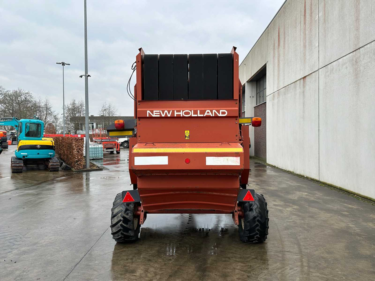 New Holland 654 - Рулонна сламопреса: снимка 5 New Holland 654 - Рулонна сламопреса: снимка 5