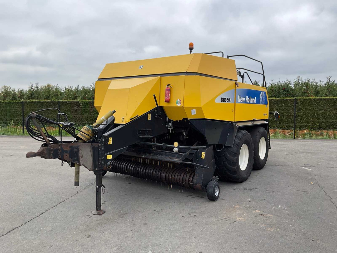 New Holland BB 960 R - Сламопреса за квадратни бали: снимка 3 New Holland BB 960 R - Сламопреса за квадратни бали: снимка 3