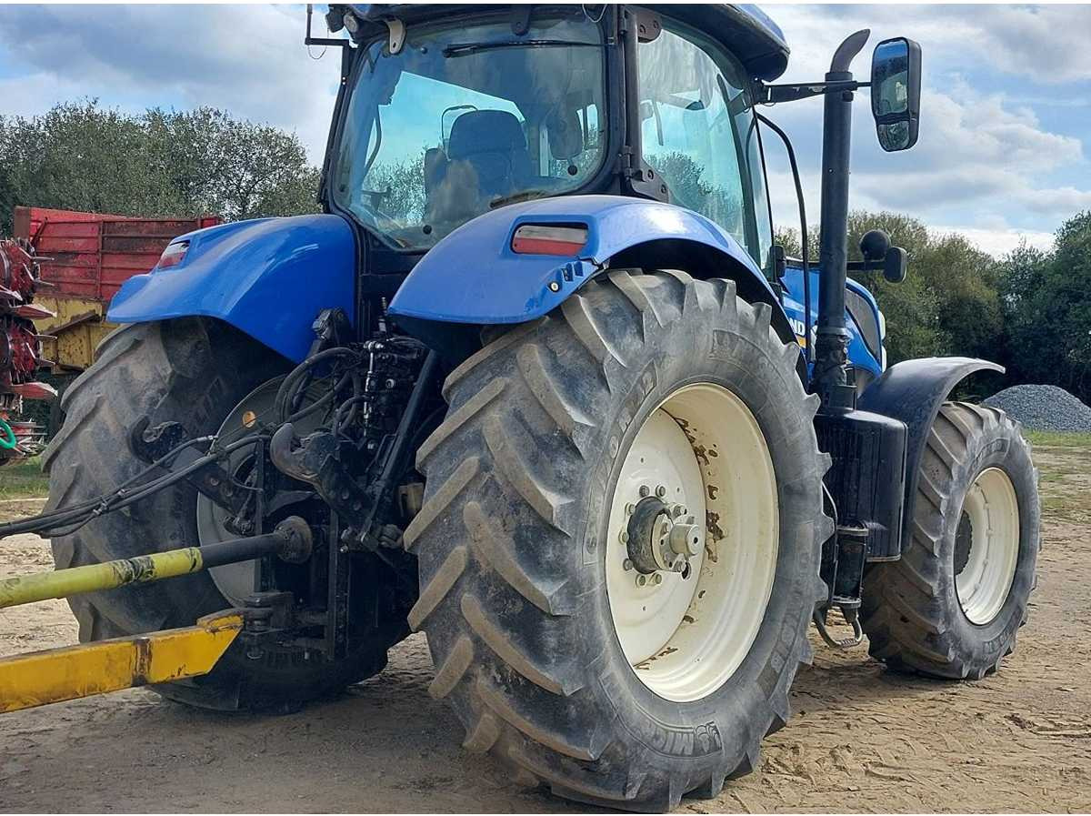 New Holland T7.245 - Трактор: снимка 2 New Holland T7.245 - Трактор: снимка 2