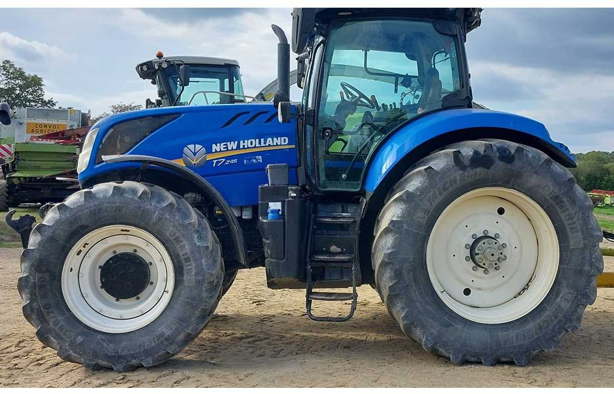 New Holland T7.245 - Трактор: снимка 3 New Holland T7.245 - Трактор: снимка 3