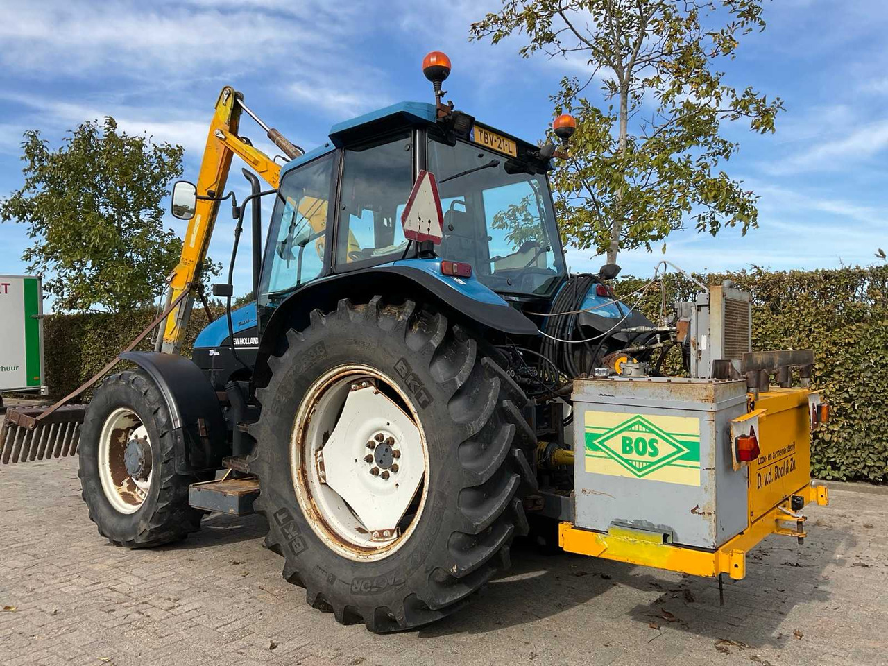 New Holland TS100 - Трактор: снимка 3 New Holland TS100 - Трактор: снимка 3