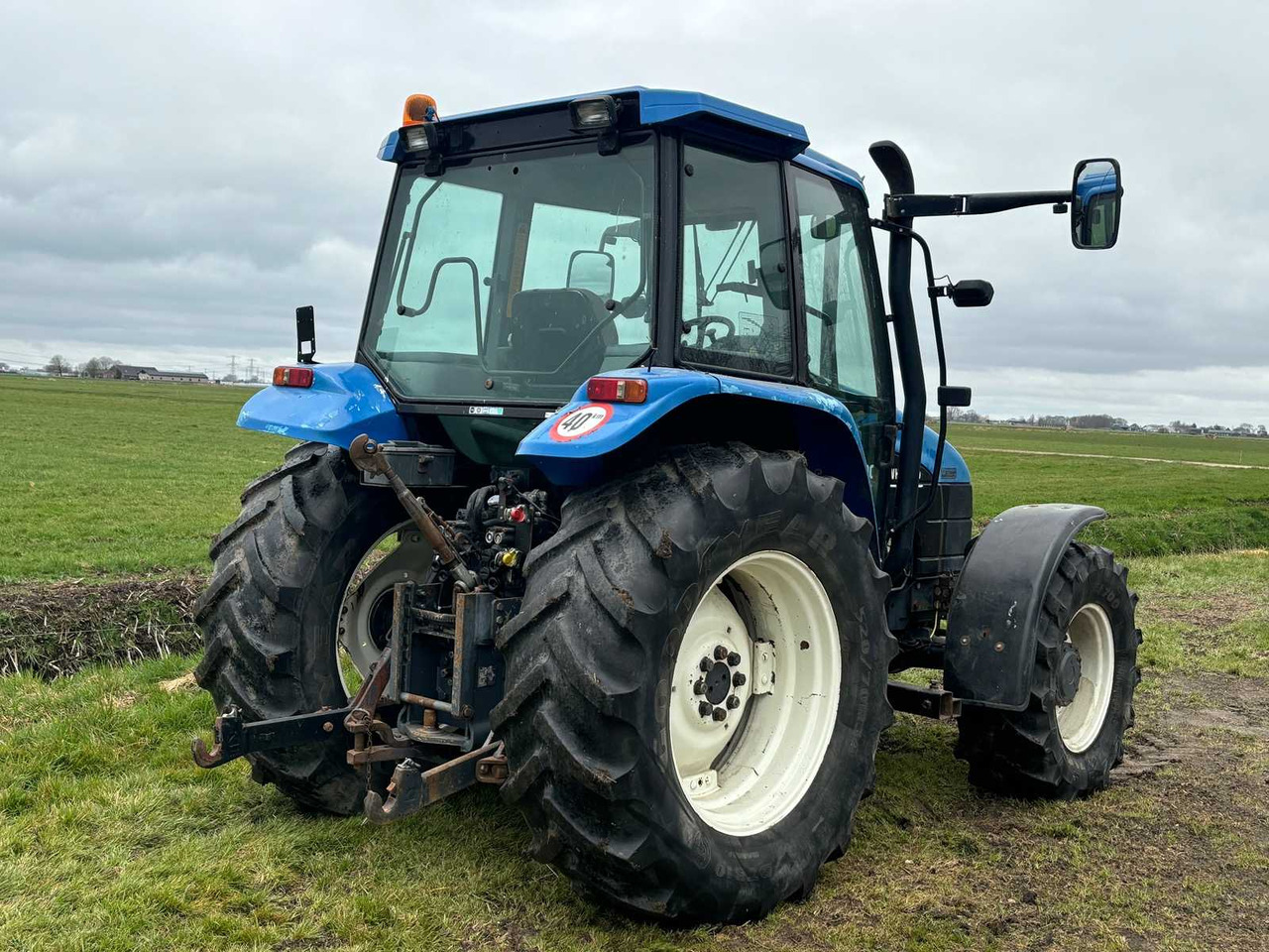 Трактор New Holland ts90: снимка 6