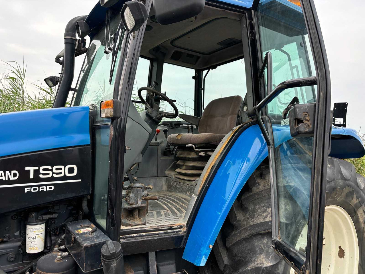 Трактор New Holland ts90: снимка 29