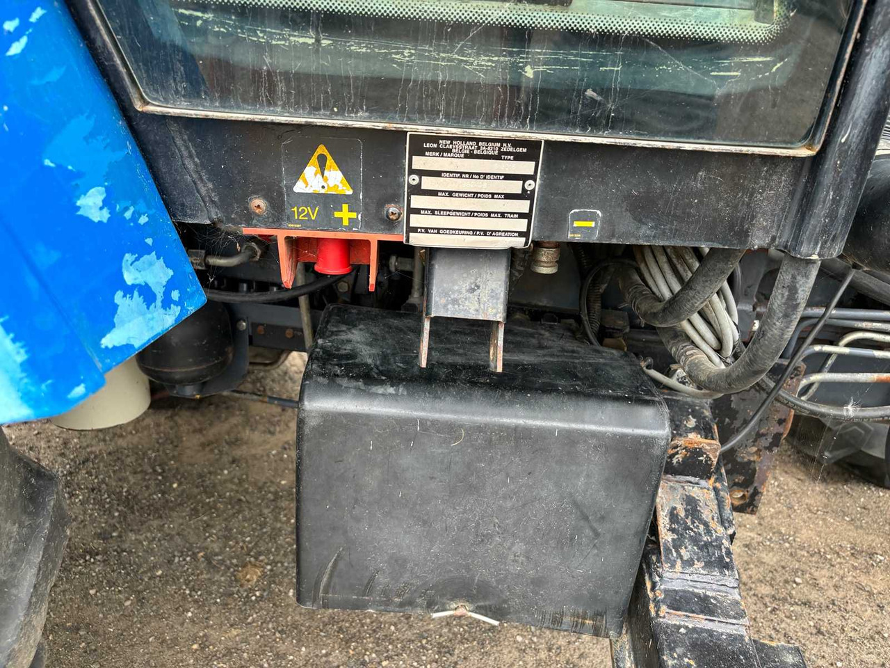 Трактор New Holland ts90: снимка 18