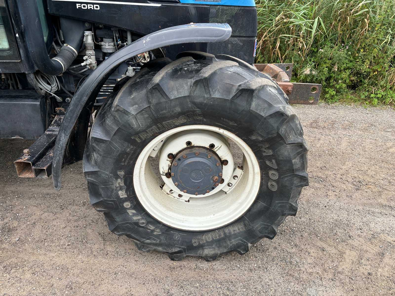 Трактор New Holland ts90: снимка 30