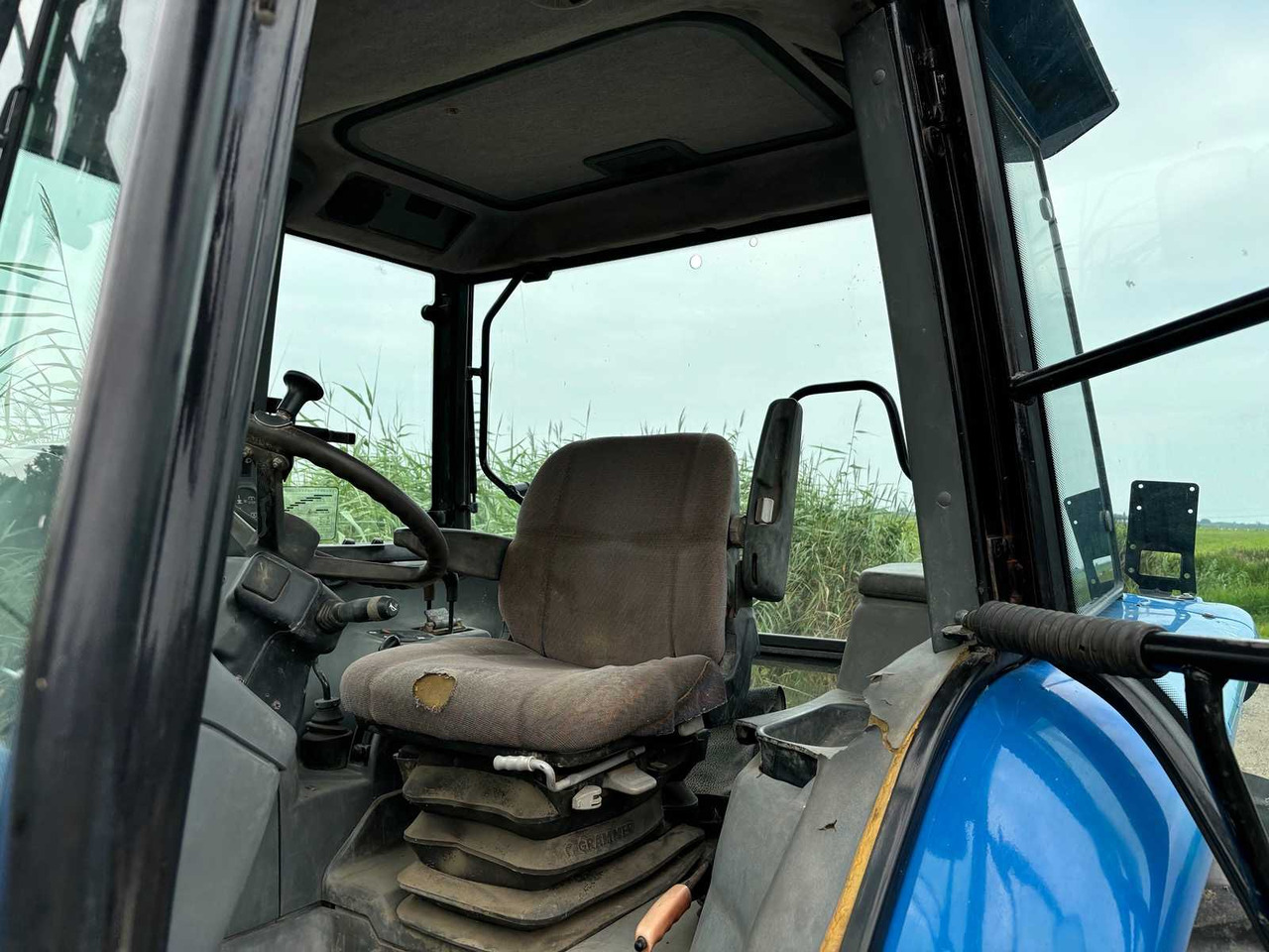 Трактор New Holland ts90: снимка 9