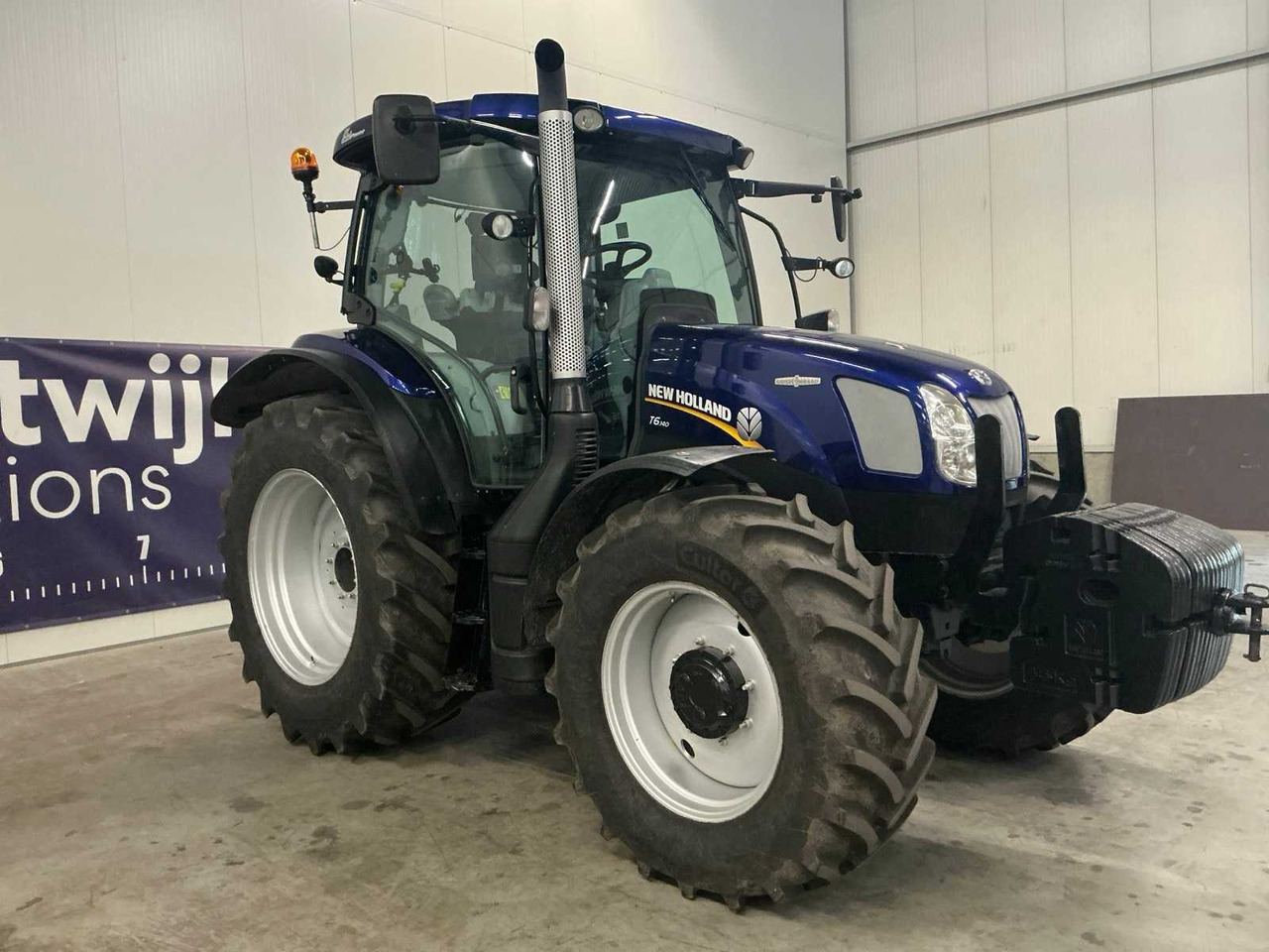 New holland T6.140 BluePower AC - Трактор: снимка 3 New holland T6.140 BluePower AC - Трактор: снимка 3