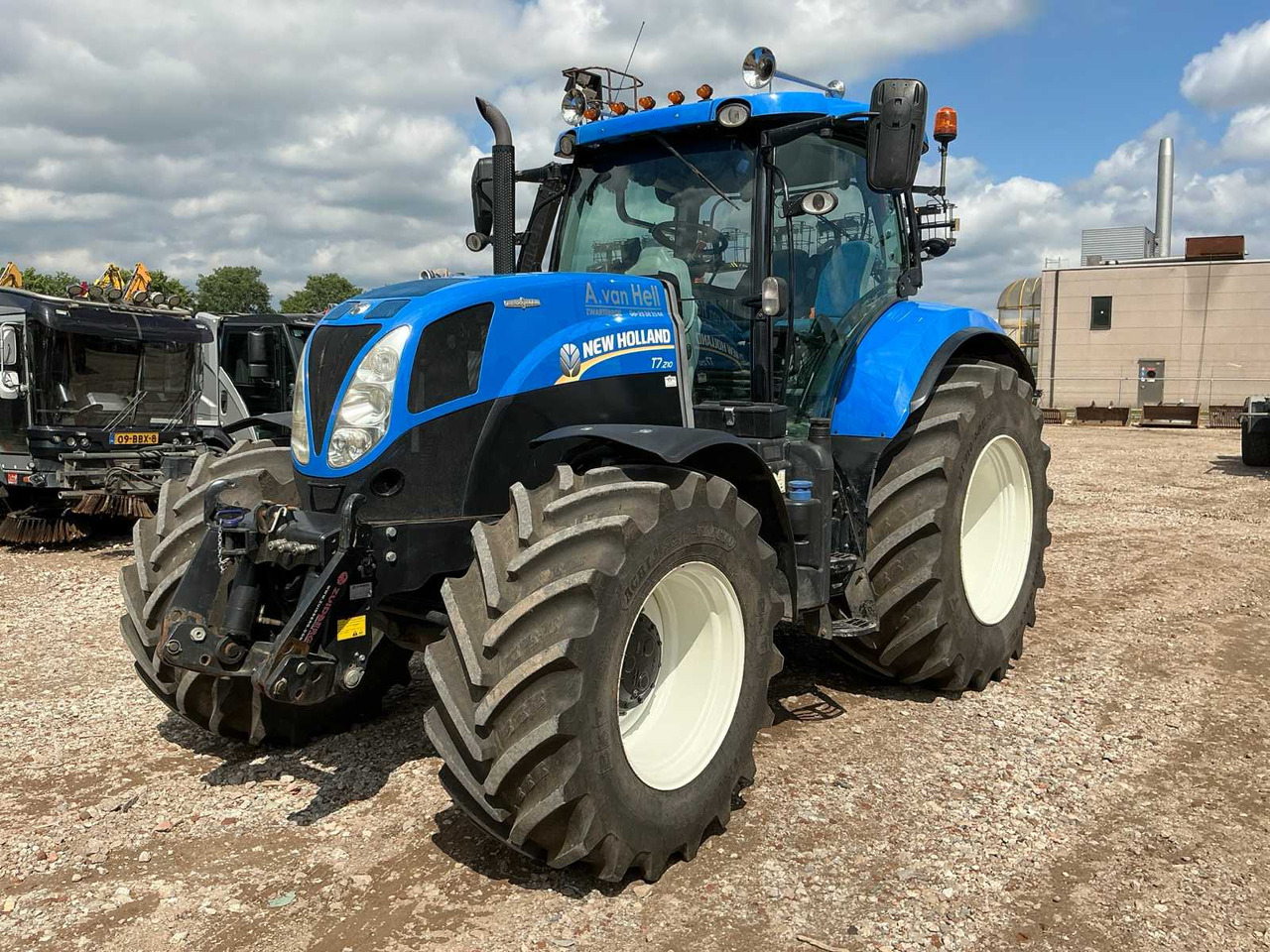New holland T7.210 - Трактор: снимка 1 New holland T7.210 - Трактор: снимка 1