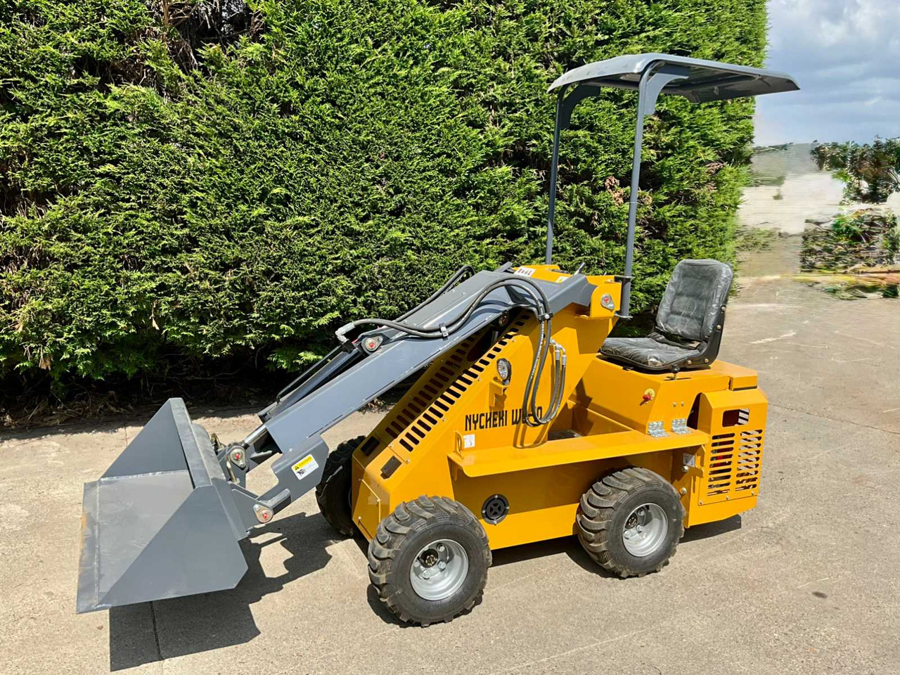 Nycheki WL-10  - Мини багер: снимка 1 Nycheki WL-10  - Мини багер: снимка 1