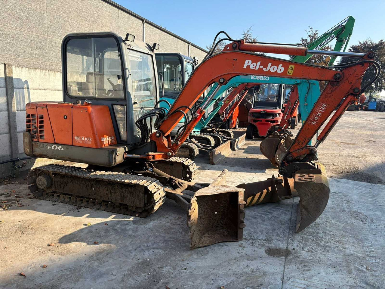 Pel-Job 253 - Мини багер: снимка 4 Pel-Job 253 - Мини багер: снимка 4