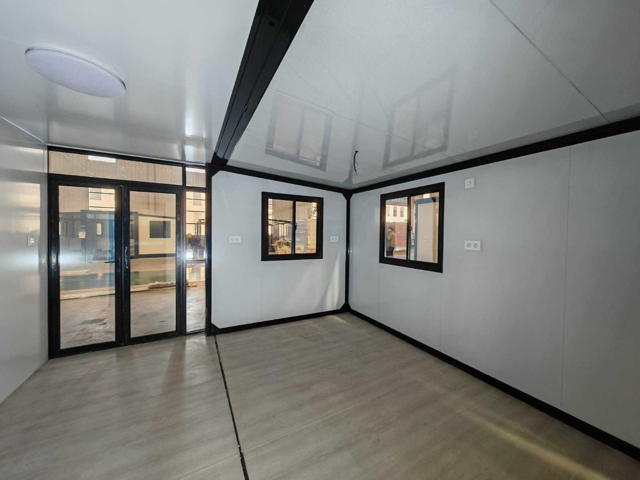 Жилищен контейнер Rhino Houses 36,5 m2: снимка 12
