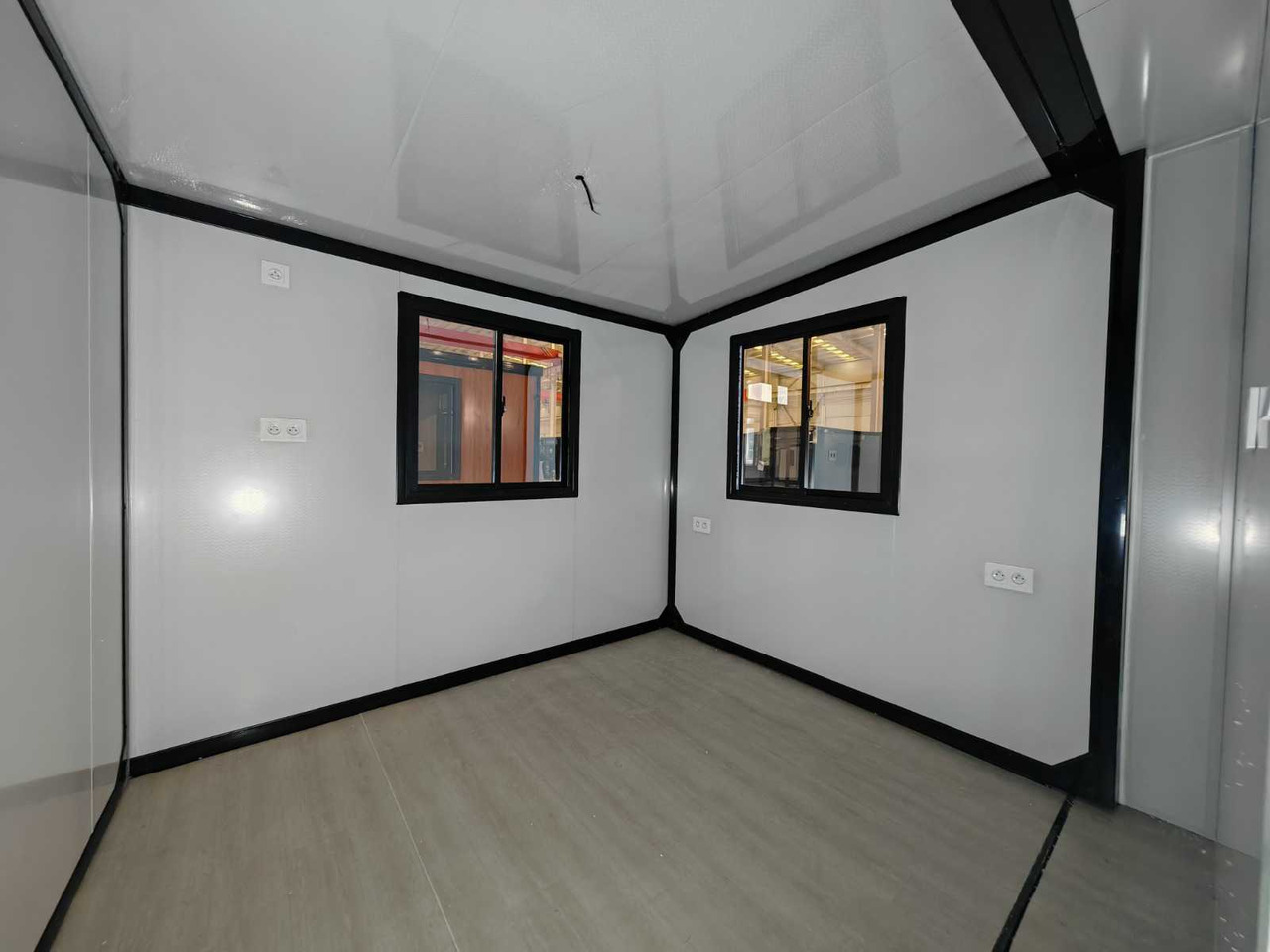 Жилищен контейнер Rhino Houses 36,5 m2: снимка 25