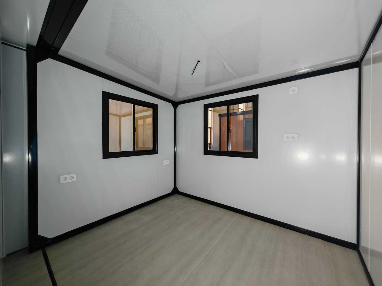 Жилищен контейнер Rhino Houses 36,5 m2: снимка 27