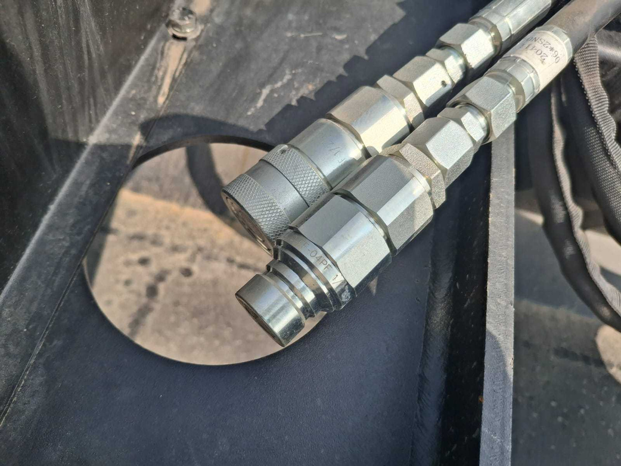Rhino-cross 72 inch grapple Bucket - Машина за обработка на почвата: снимка 5 Rhino-cross 72 inch grapple Bucket - Машина за обработка на почвата: снимка 5