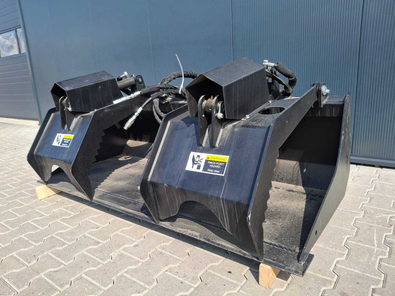 Rhino-cross 72 inch grapple Bucket - Машина за обработка на почвата: снимка 1 Rhino-cross 72 inch grapple Bucket - Машина за обработка на почвата: снимка 1
