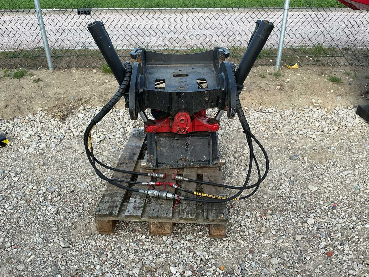 Rototilt R4 - Кофа за багер: снимка 2 Rototilt R4 - Кофа за багер: снимка 2